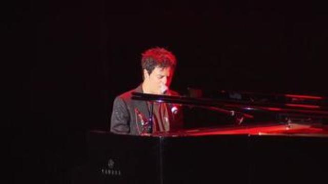 El talento de Jamie Cullum deslumbra y conquista al público de Cap Roig