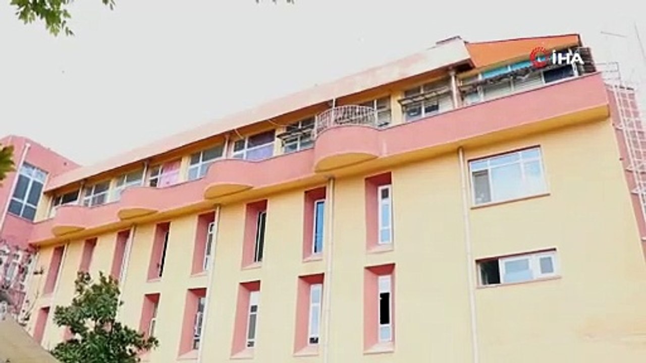 Yaptıkları gözlemeleri satarak öğrencilere burs veriyorlar