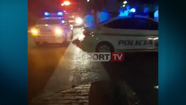 Report TV - Tiranë, shpërthim tritoli në banesën e nënkryetarit të Bashkisë së Kamzës