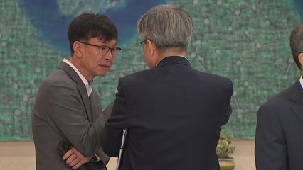 김상조 "5대 그룹 만날 것"...정부, 시장 불안 완화에 주력 / YTN