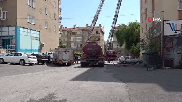 Niğde’de 7 katlı binanın çatı katında yangın