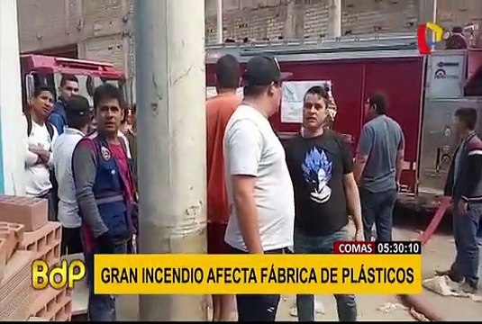 Comas: falta de agua complicó labores de bomberos en incendio