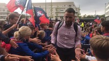 Clapping des supporters avant l’arrivée des joueurs