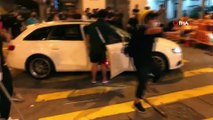 - Hong Kong'da genel grev- Polisten göstericilere göz yaşartıcı bomba- 100'den fazla uçuş iptal edildi