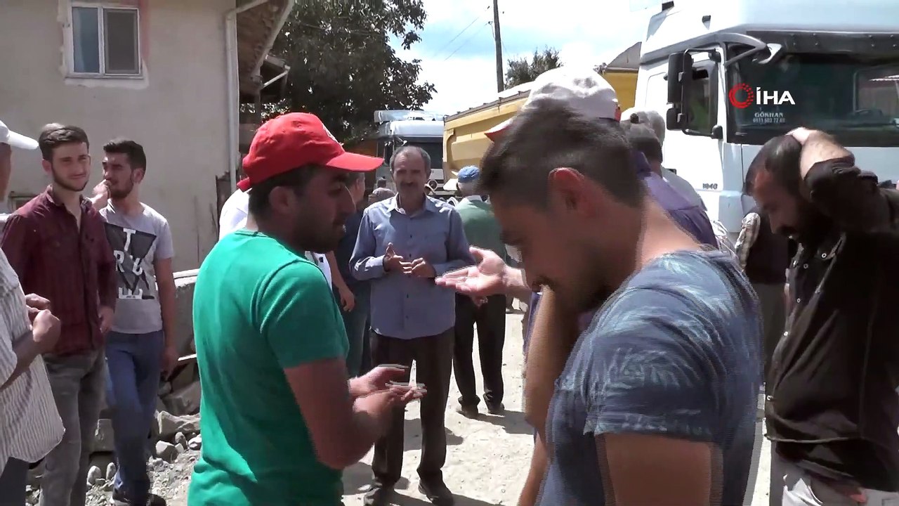 Asfalt Çalışması İki Köy Sakinlerini Karşı Karşıya Getirdi