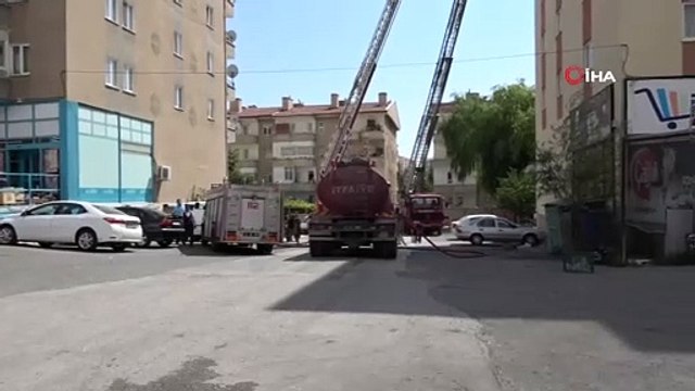 Niğde’de 7 Katlı Binanın Çatı Katında Yangın