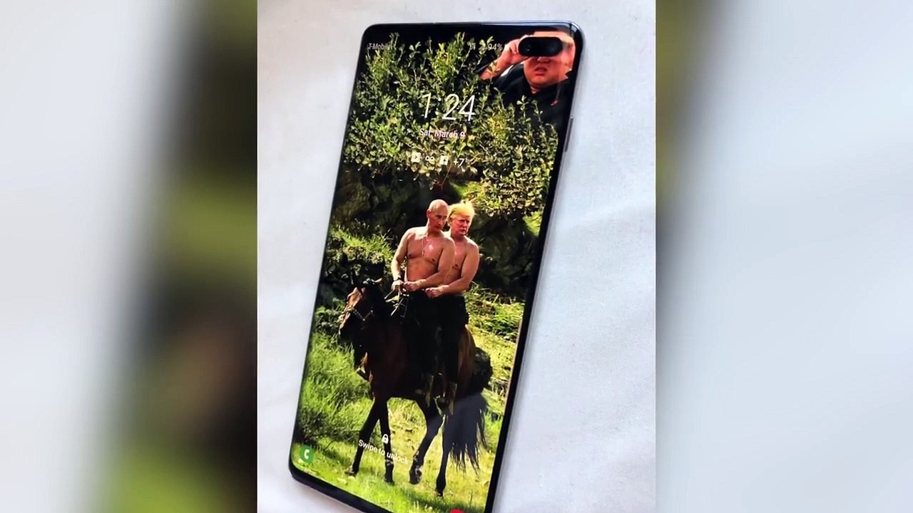Galaxy S10 Hole-Punch Special Functionality
