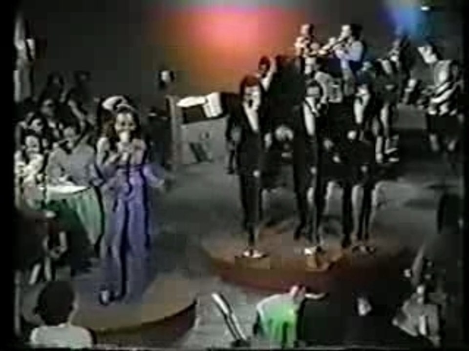 Gladys Knight and The Pips - Friendship Train LIVE!