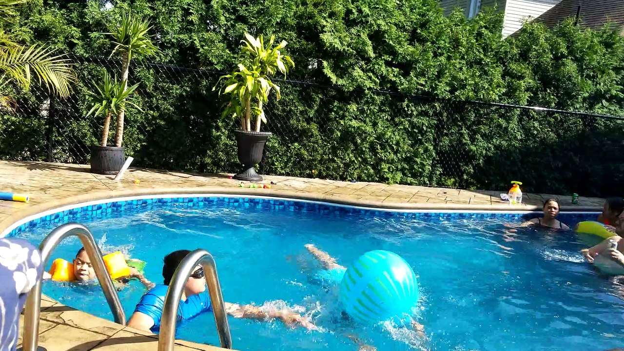 Pool party