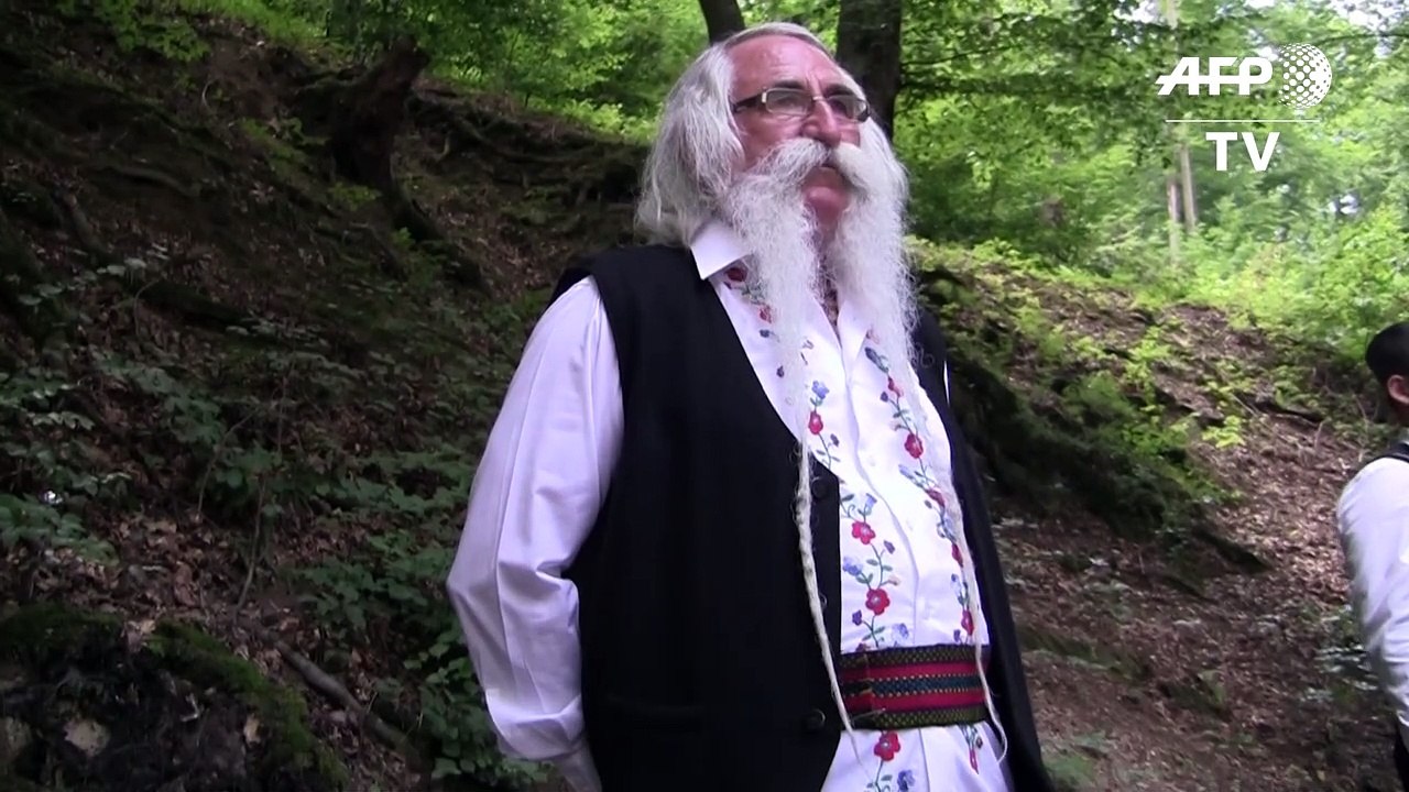 Wer hat den längsten? Bart-Contest in Serbien