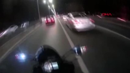 İSTANBUL-FSM KÖPRÜSÜ'NDE MAKAS ATAN MOTOSİKLETLİ KAMERADA