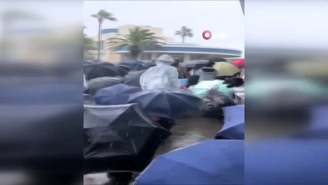 - Francisco Tayfunu, Japonya'da Hayatı Felç Etti- 210 Uçuş İptal Edildi