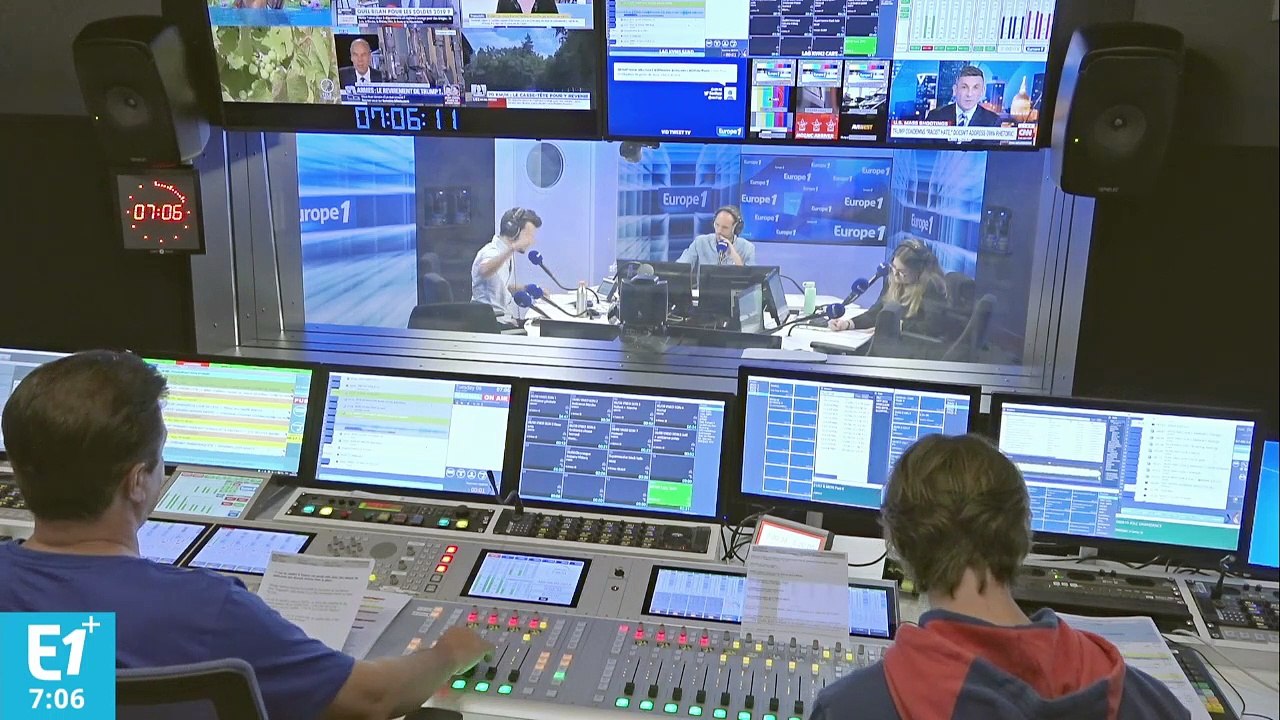 "Il y en a qui allaient voir Johnny, moi c'est Sarkozy" : la tournée de dédicaces de l'ex-président fait un carton