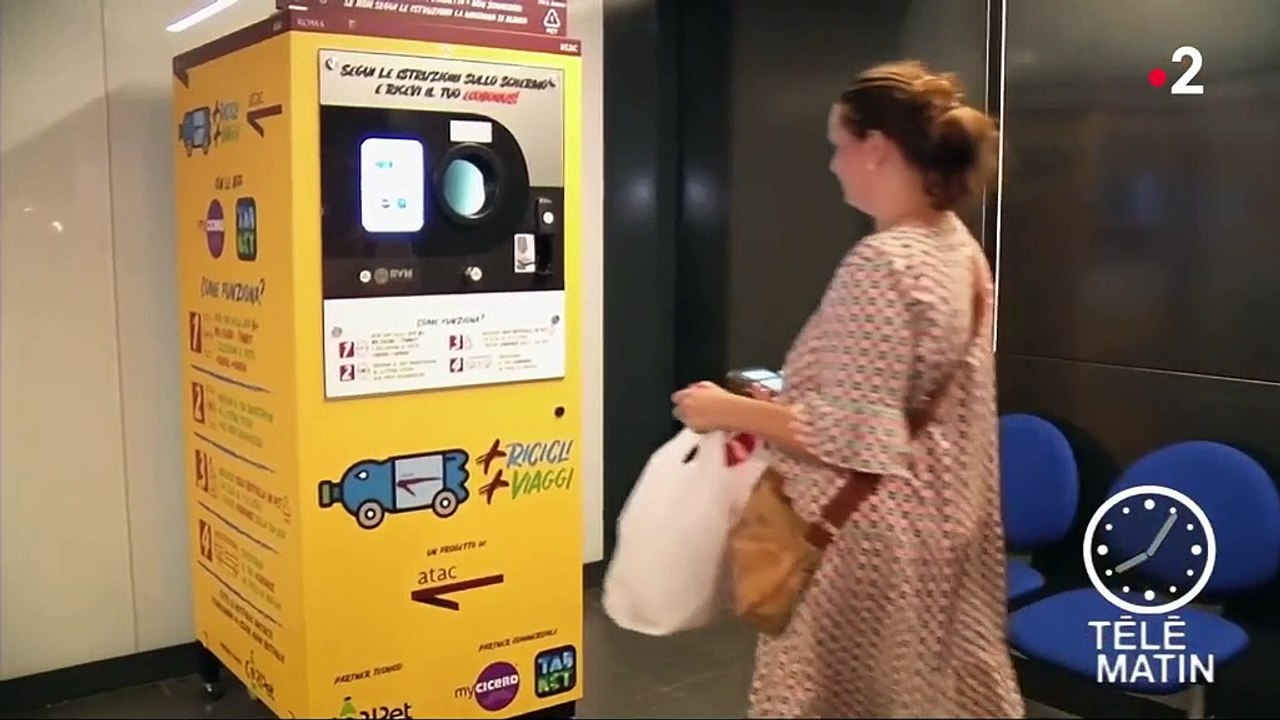 À Rome, recycler ses bouteilles de plastique pe...