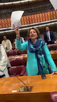 PMLN MNAs declare PM Imran Khan Traitor (Gaddar) in NA joint session