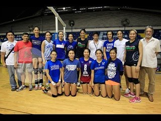 Philippine womens' volleyball team gets warm welcome from Singapore-based fans