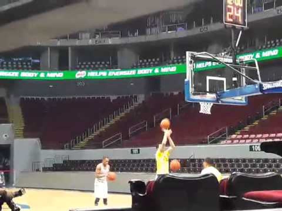 Jon Sheriff Practicing Free Throws Before UAAP...
