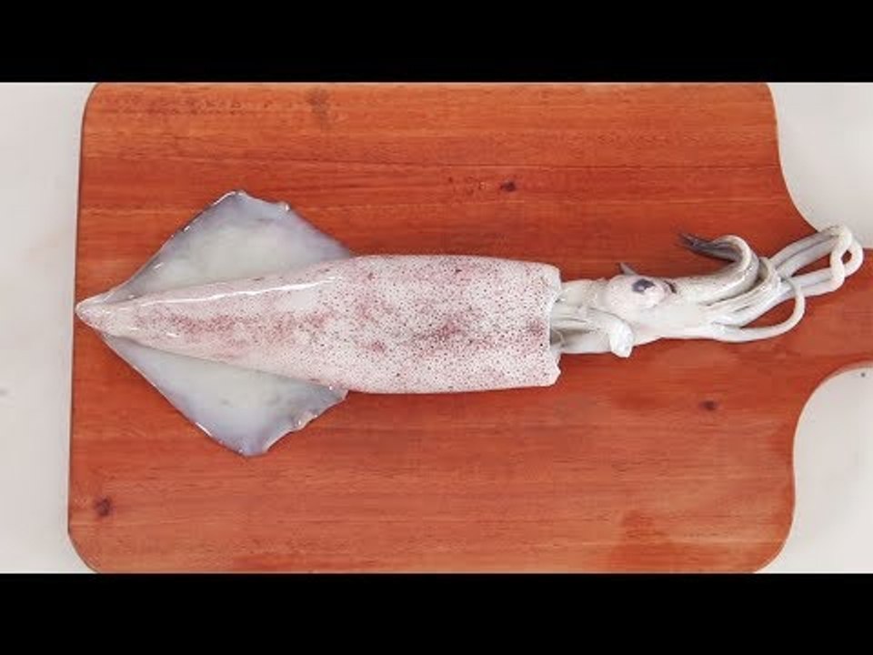 How to Prepare Squid | Yummy Ph