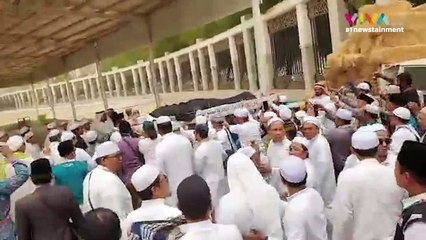 Rizieq Shihab Hadir di Pemakaman Mbah Moen