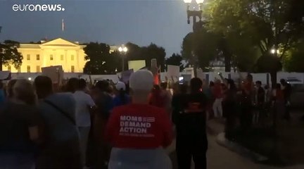 أمهات أمريكيات يحتشدن أمام البيت الأبيض للمطالبة بإصلاح قوانين حيازة السلاح
