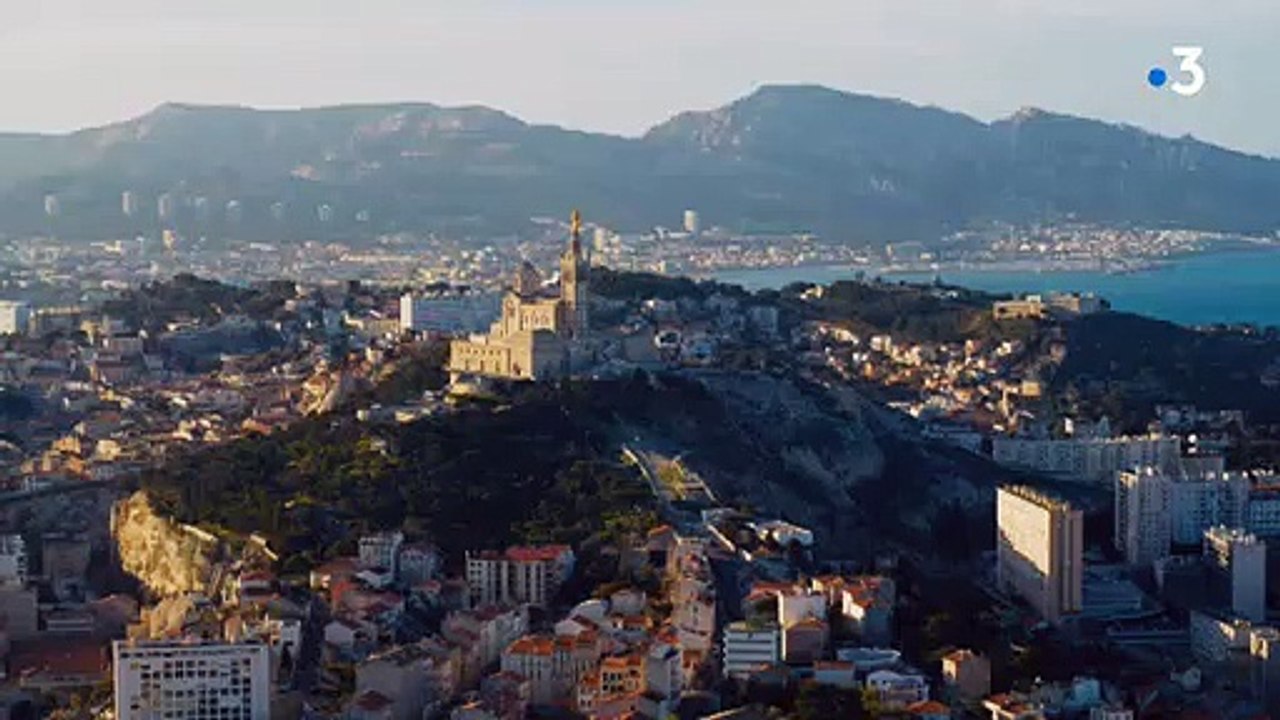 Des associations féministes reprochent à la série de France 3 "Plus belle la vie" de prendre parti pour la GPA - VIDEO