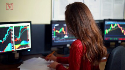 Money Experts: Keep Cool During Market Crashes