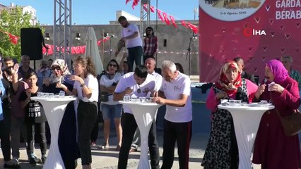 Sivas’ta 58 saniyede 8 köfte yemek için yarıştılar