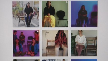 '전시 중단' 항의하는 '소녀상 되기' 퍼포먼스 등장 / YTN