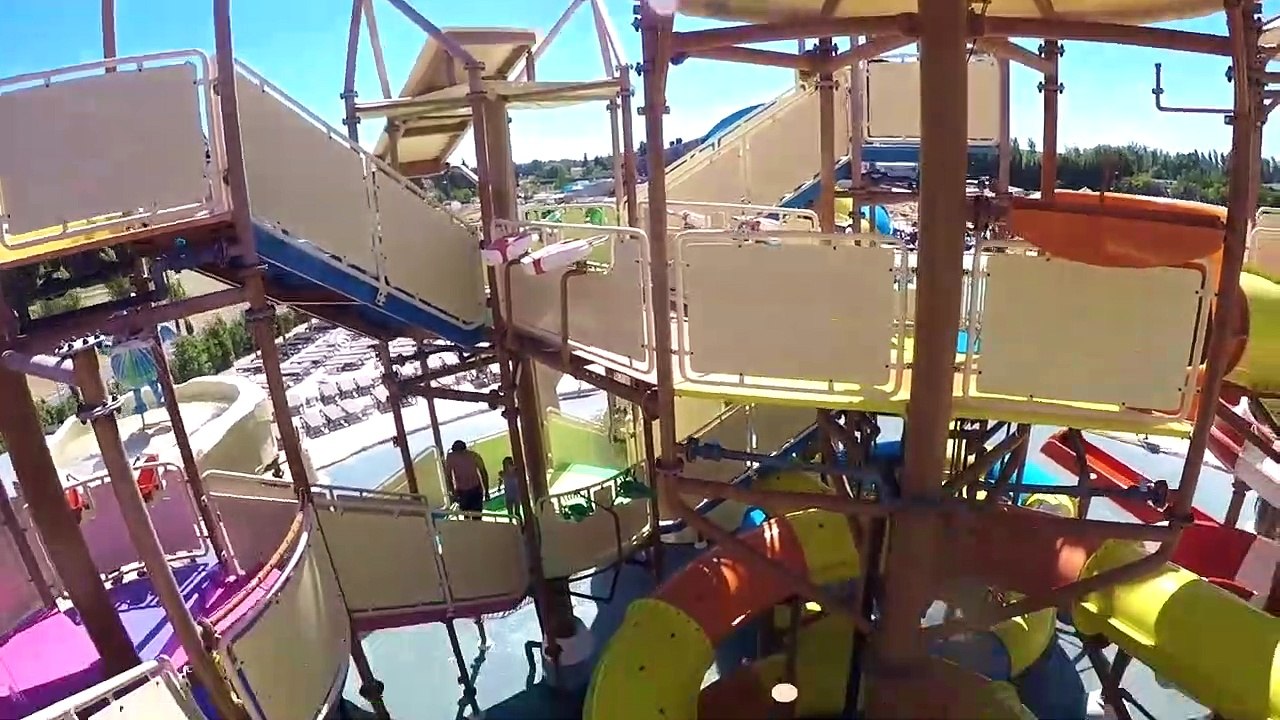 TOUS LES TOBOGGANS AQUATIQUES DE WAVE ISLAND (ex SPLASHWORLD) - Compilation Swan et Néo