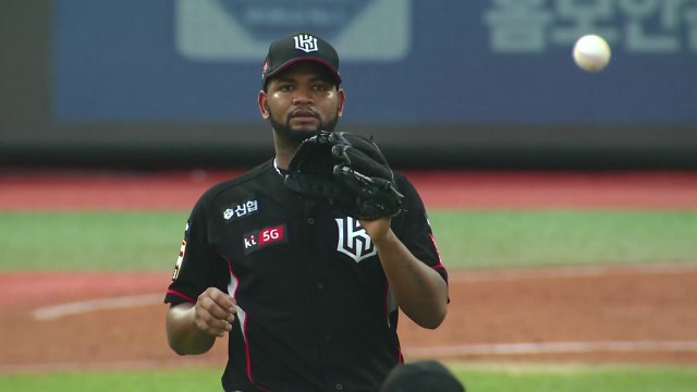 알칸타라, kt 창단 2호 10승 투수 등극...kt 3연승 / YTN