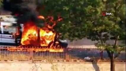 Oksijen tüpü patladı, ambulans alev alev yandı