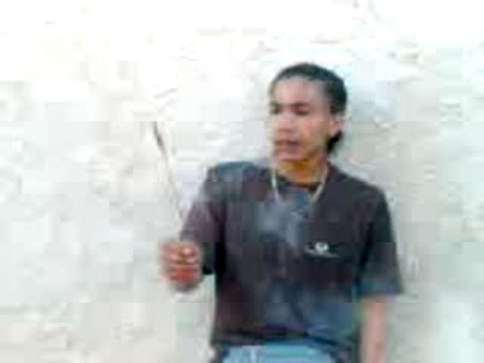 pierre avc sa fusée