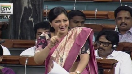 ప్రజల మనసు దోచిన ఎంపీ..! || Former Telugu Actress Telugu Speech In Parliament Of India || Oneindia