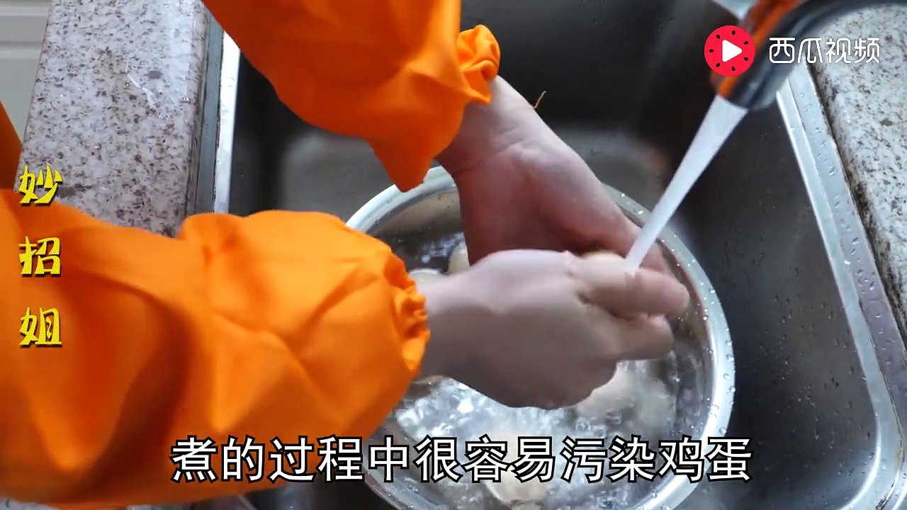 【Boiled eggs】煮鸡蛋只需加入这样东西，鸡蛋香嫩可口还不粘壳，很多人都煮错了