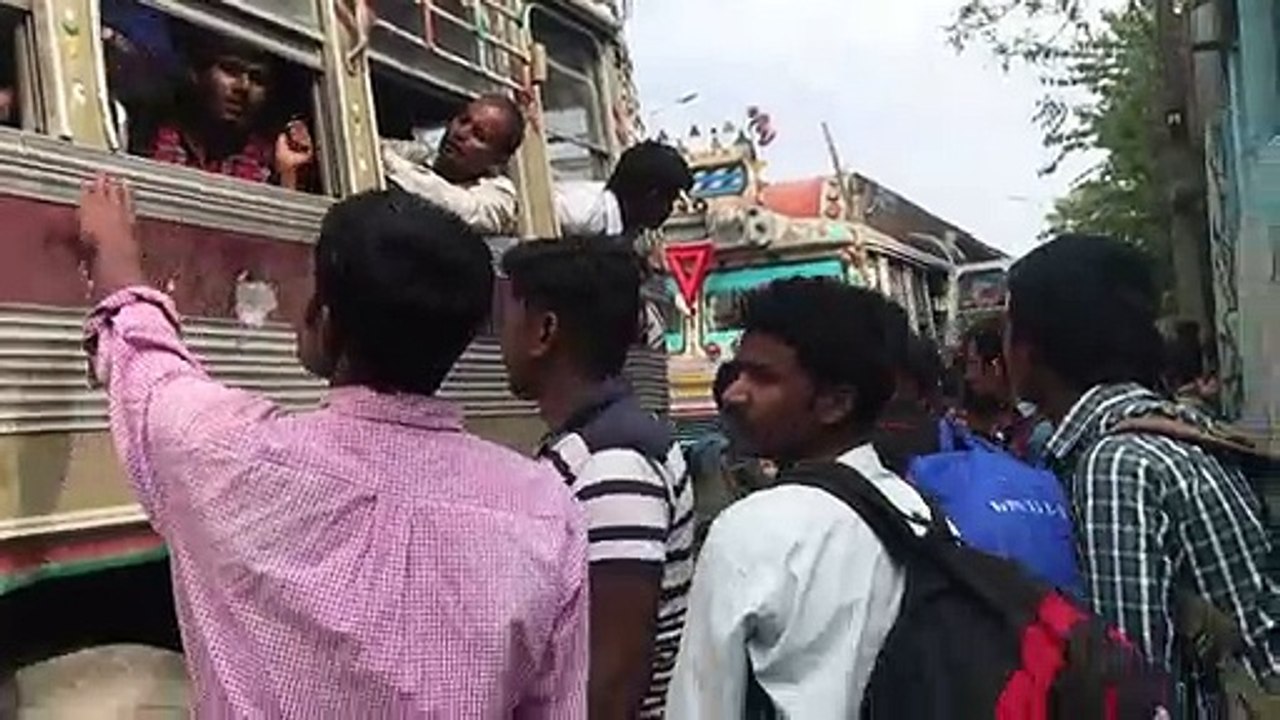 Migrant workers try to leave Indian Kashmir after security lockdown
