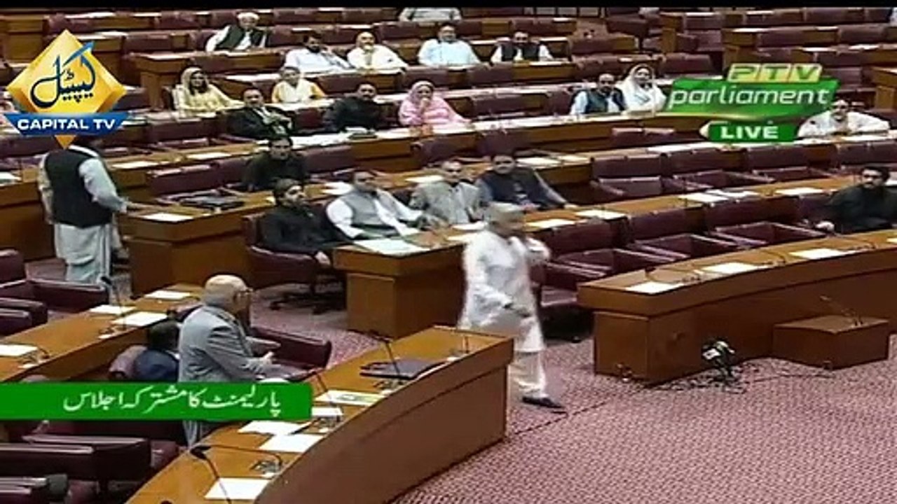 Tumhein tu main Band kar aya tha Sanday - Fight between Fawad Chaudhry and Mushahid Ullah Khan