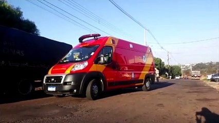 Homem é atingido por carro na Rua das Pampulhas, no Cascavel Velho