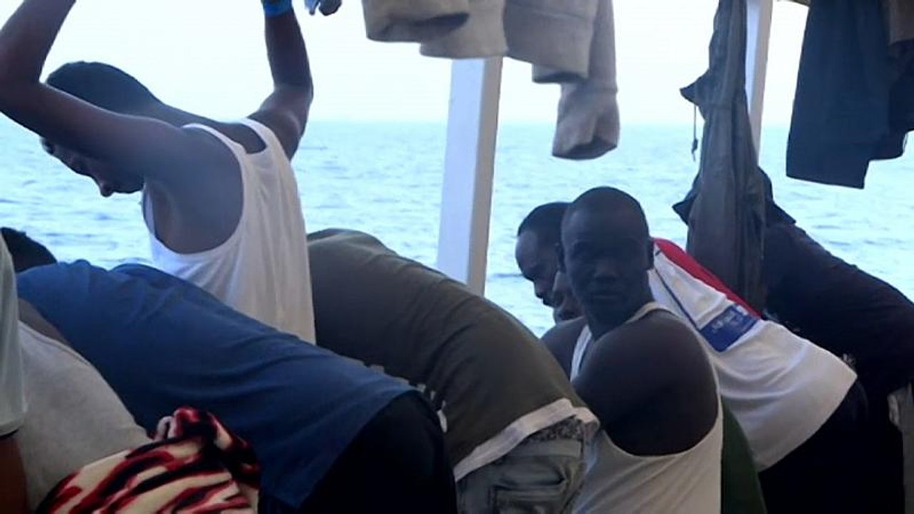 'Open Arms': Schiff mit 121 Migranten wartet auf Hafen-Öffnung