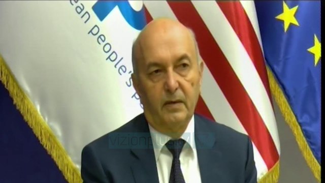 Mustafa per taksën dhe rikthimin e LDK-se në pushtet - News, Lajme - Vizion Plus