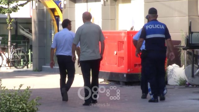 RTV Ora - Tiranë, grabitet një pikë e dhënies së kredive të vogla