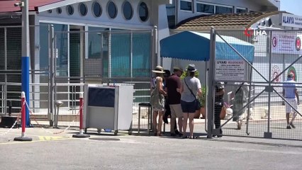 Dünyanın en büyük dev yelkenli kruvaziyeri Alanya’ya demirledi