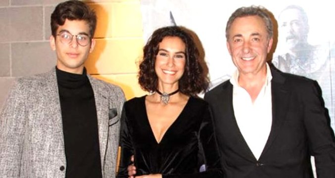 Hareket halindeki arabadan bacaklarını çıkaran Can Aslantuğ, özür diledi