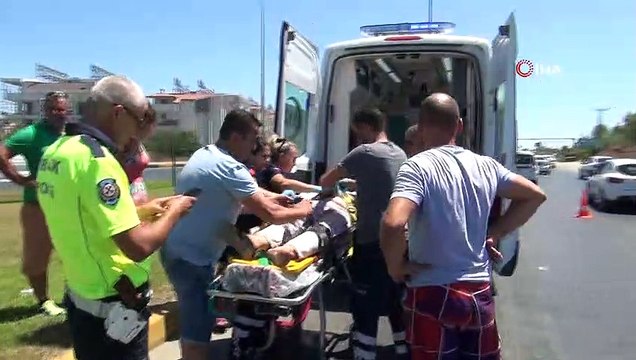 Kural ihlali yapan ve aşırı süratli olduğu iddia edilen otomobil vatandaşa çarptı