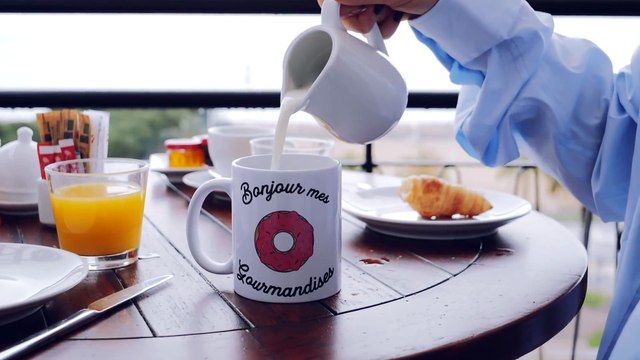 COMME UNE EVIDENCE - CLIP OFFICIEL FT.LOUKA