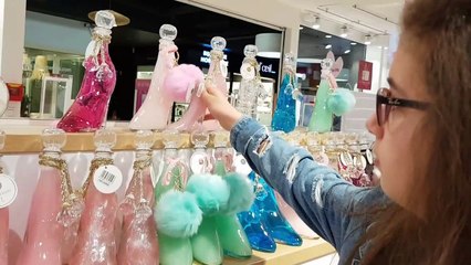 ON ACHÈTE UN CADEAU À NOTRE MAMAN !!