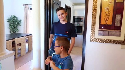 Cache-cache dans notre Maison au Portugal !