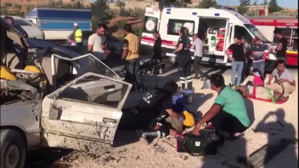 Gaziantep'te trafik kazası: 3 ölü, 12 yaralı