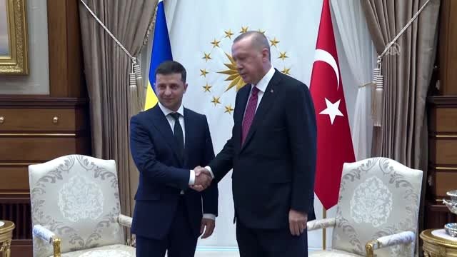 Cumhurbaşkanı Erdoğan, Ukrayna Devlet Başkanı Zelenskiy ile başbaşa görüştü