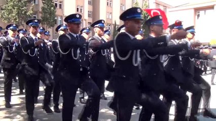 415 polis mesleğe adım attı