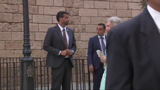 Los Reyes ofrecen la tradicional recepción que cada verano congrega a representantes de la sociedad balear